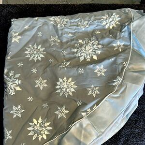 Christmas tree skirt (48) inch’s